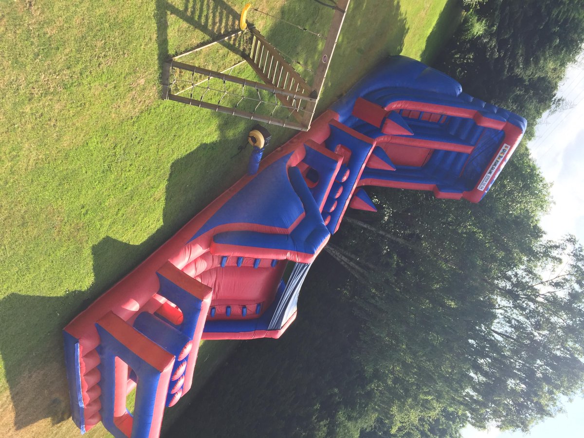 BouncetasticLPL's tweet photo. GEt your bookings in now for our WHOPPING 60ft Assault course - £170 https://t.co/vkmM0f1cXI