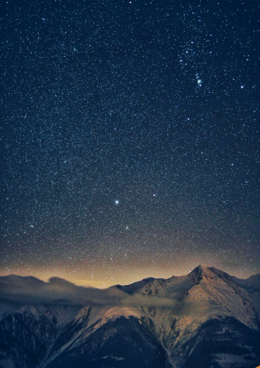 Der wunderschöne klare Sternenhimmel – Nachtfotografie erklärt voyas.net/2019/01/08/nac…