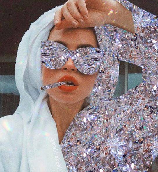 meladyesha's tweet image. When you are too glam to give a damn🔥
Who does this remind you of? ?

#Dailyinspo #EshaCosmetics #blog