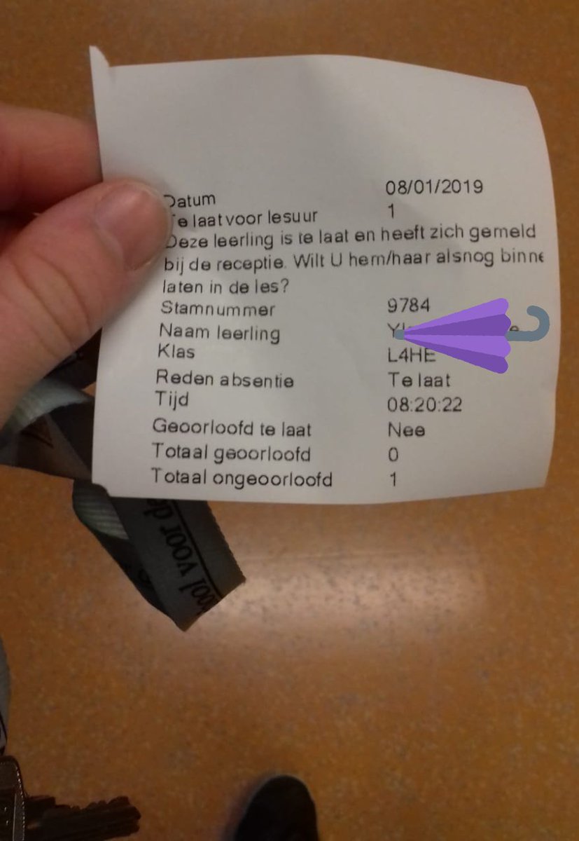 WALHALLAb_NL's tweet photo. Er is #storm. Sommige van onze Gezellen moeten 3 kwartier #fietsen naar school. Komen dan 3 minuten te laat. Zou de  @schoolleider hen niet met bloemen moeten verwelkomen ipv dit?

Kom op, #onderwijs.. Dit moet en kan toch anders?

Rt voor de heldin. https://t.co/k1ZOdWdNCP