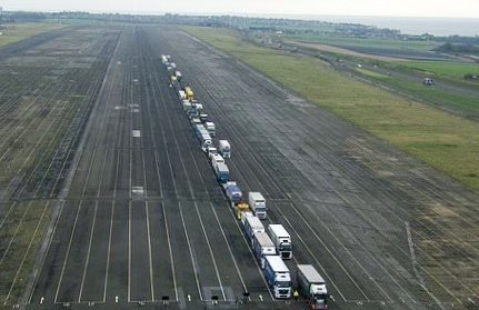 #Manston truck trial. No mention has yet been made of the all-important facilities that will be needed for up to 4000 parked HGVs - toilets, food and water. Equally big issues.
