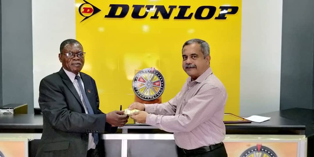 govindrams's tweet photo. We just gave 100% cash back to the customer in Malawi. Well done Auto &amp; Tyre, Carbon - Malawi team. ⁦@Riaz500⁩ ⁦@Dunloptyres_SA⁩ ⁦@dunlopzambia205⁩ ⁦@YvetteGov⁩ ⁦@TYREEXPRESSNIG⁩ #tyres #africa #malawi #retail ⁦@adik_moon⁩ ⁦@kbhingare⁩ https://t.co/PMmiIiWiTl