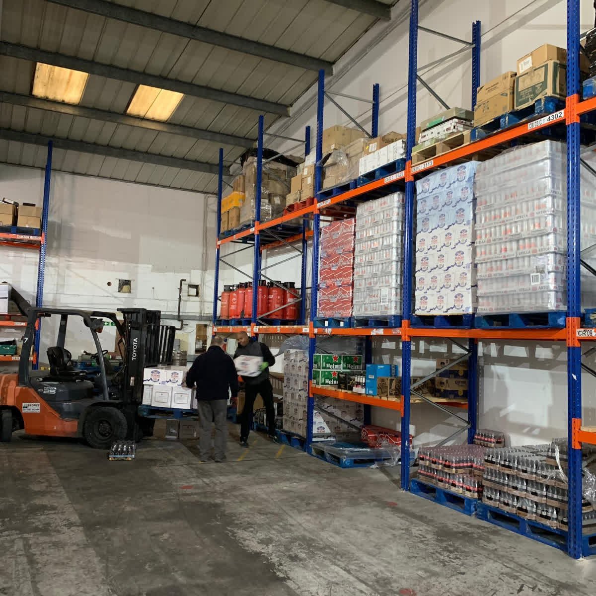 ParkRoyalBeers's tweet photo. We never let the customer down and pride ourself on the service we provide. 

Supplying drinks for London &amp; beyond since 1986 🍺

https://t.co/4DVH4sqN6u

#SoftDrinks #EastLondon #CityOfLondon #CanaryWarf #AlcoholSupplier #LondonServices #Budweiser #Carling https://t.co/Ro7XckXmeZ