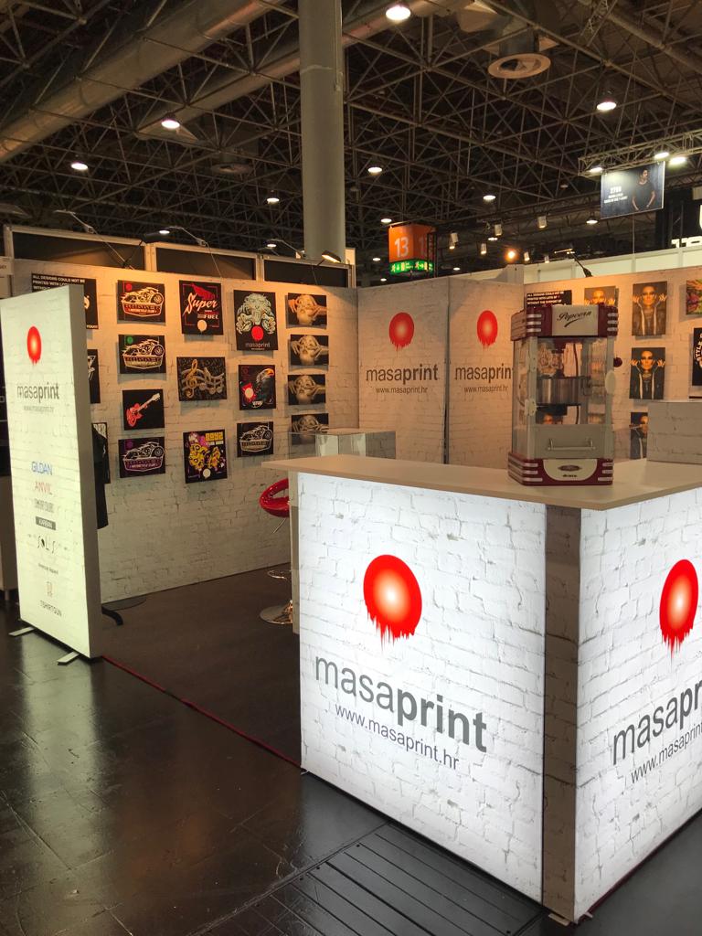 masaprint's tweet photo. Our booth is set up 🙌😉🔴 - part 2

#readysetgo #PromoTexExpo2019 #psidüsseldorf #PromoTexExpo #PromoTexExpodusseldorf #PromoTex #booth13G61 #hall13 #PSI #PSI2019 #dusseldorf #tradeshowbooth #tradeshow #textileindustry #psimesse #tradeshows #textiles #psishow #textiletradeshow https://t.co/mO4i4hbMhw