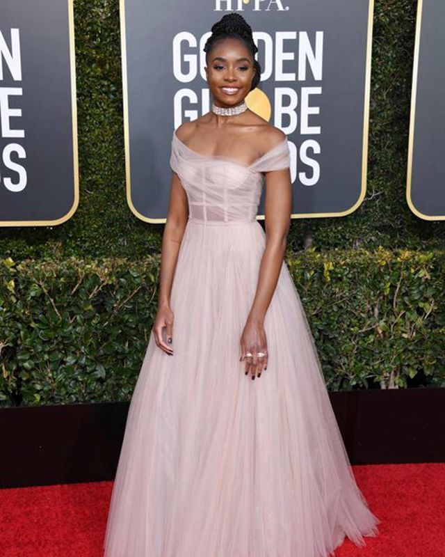 daniellamoreno_'s tweet photo. Se sugiere que tus accesorios sobre todo en un evento de gala no sean demasiados, la idea principal es que en conjunto te vean guapa y no distraiga ningún elemento la atención #goldenglobes2019 #imageconsultant #makeup #hairstyle #dancestudio #actingstudio #hiphop #singing #… https://t.co/Kefp4grNiP