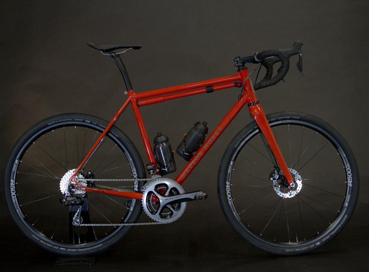 Meteor_Works's tweet photo. All-Road bespoke bike by @MeteorWorksLtd with fit by @VeloAtelier
#outsideisfree #bikeporn #cyclingphotos #cyclingshots #bicycle #custombike #bikeporn #roadracer #roadbike #bikelife #carbon #bespoke #steelisreal #steelbike #handbuiltbikes #handmade #britishbuilt #madeinuk https://t.co/gNHFvmAD53