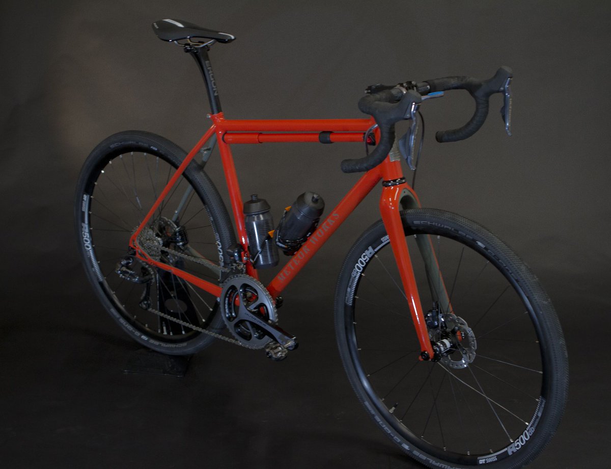 Meteor_Works's tweet photo. All-Road bespoke bike by @MeteorWorksLtd with fit by @VeloAtelier
#outsideisfree #bikeporn #cyclingphotos #cyclingshots #bicycle #custombike #bikeporn #roadracer #roadbike #bikelife #carbon #bespoke #steelisreal #steelbike #handbuiltbikes #handmade #britishbuilt #madeinuk https://t.co/gNHFvmAD53