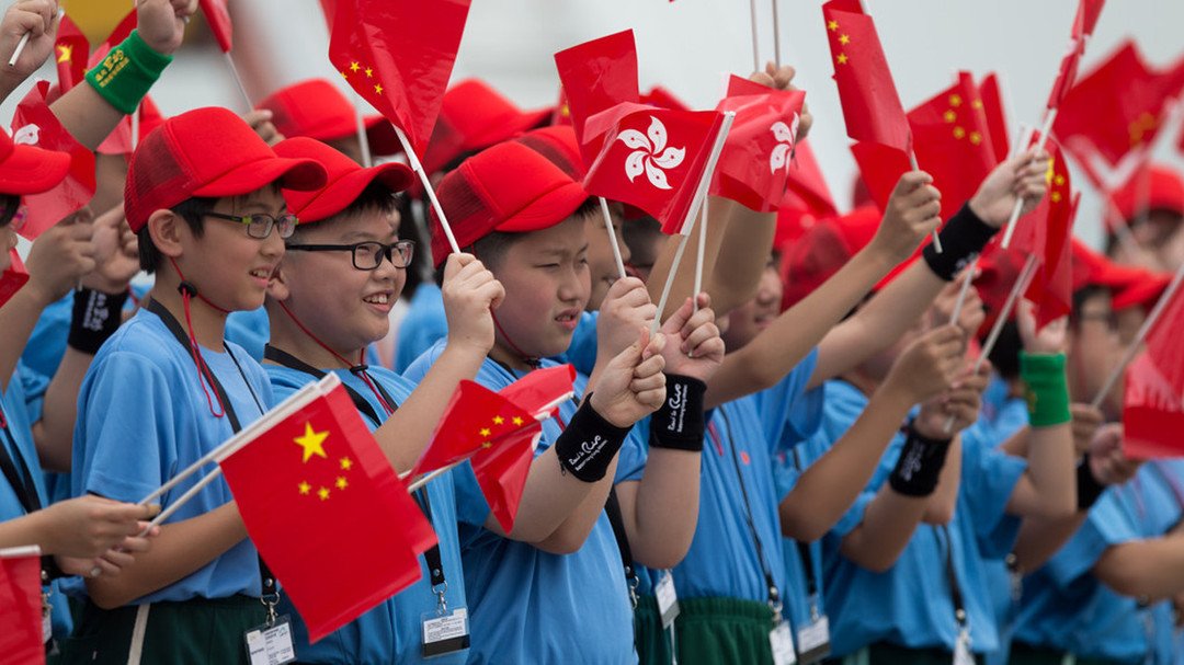 School students in China began wearing GPS uniforms. It is not possible to skip classes and sleep in the lesson.
#GPSmonitoring #GPS #tracking #GPStracking #GPScontrol #GPSGlonassmonitoring #GPSservice #GPSsystem #GPSmap
#onlinegpstracking #glonassgpstransport