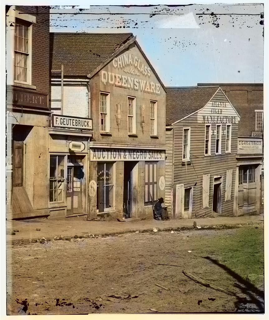 Still one of my favorite applications for #AI in #art &amp; #technology: 
<a href="/colorisebot/">Colorise Bot</a> on #Twitter: Just send a b/w photo and get it colored in seconds with #machinelearning. This is just the start of machines interpreting our world!
buff.ly/2sg663L