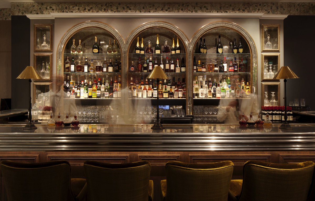 ThePCAgency's tweet photo. Leo’s bar and nightclub at The Arts Club, Mayfair named the coolest bar in London by @Danielhopwood, former President @BIIDtalk and a judge on @BBCTwo’s Great Interior Design Challenge. Check it out in @Metro. https://t.co/ET7buvrjQY #KeepingitPC https://t.co/FEXUzndI7B
