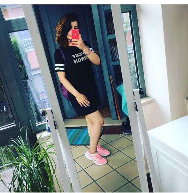 Bu akşam sanal yarin reel isteyen it köpekler dm ye acil para lazım 
#istanbulsahibe
#finansalköle #ayakfetiş 
#scat