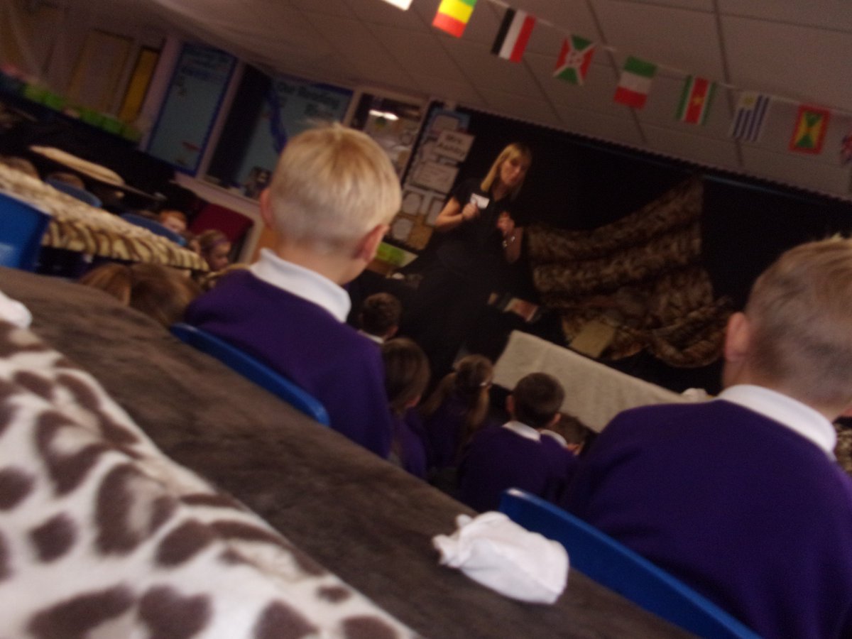 MissJenkinson's tweet image. WOW! What an exciting start to our 2nd day back of term 2. Y3 have been greeted by a prehistoric expert, Mrs Ashby. We&apos;ll spend the day learning about the Stone Age #history #learnandenjoy #bringinglearningtolife @GarswoodPrimary Keep your eye out for more #prehistoric tweets