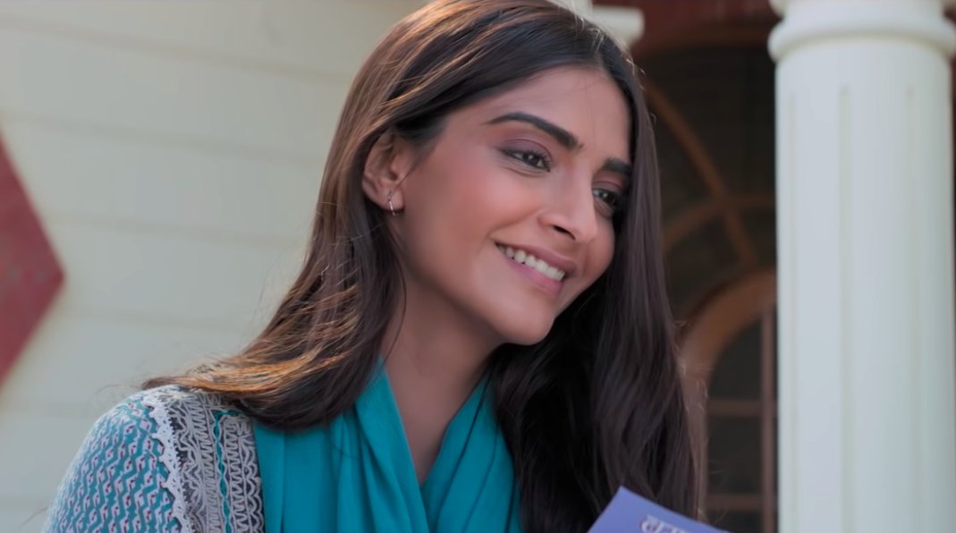 YouTubeIndia's tweet photo. Just watched #EkLadkiKoDekhaTohAisaLaga, and it's a khilta gulab, shayar ka khwab, ujili kiran and all that 🥰 → https://t.co/H0Zdb2UIVL https://t.co/JyGZgVjueF