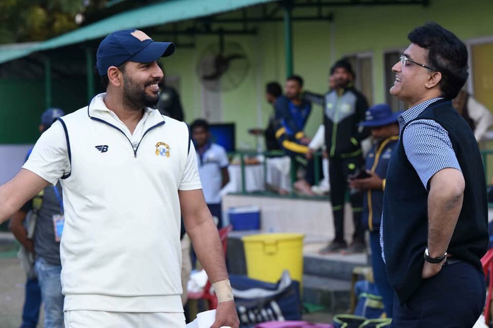 Circle of Cricket on Twitter: &quot;Yuvraj Singh and Sourav Ganguly catch up  during the ongoing #RanjiTrophy match between Punjab and Bengal in Kolkata.  Pics courtesy: @CabCricket https://t.co/nm1qjZZfVY&quot; / Twitter