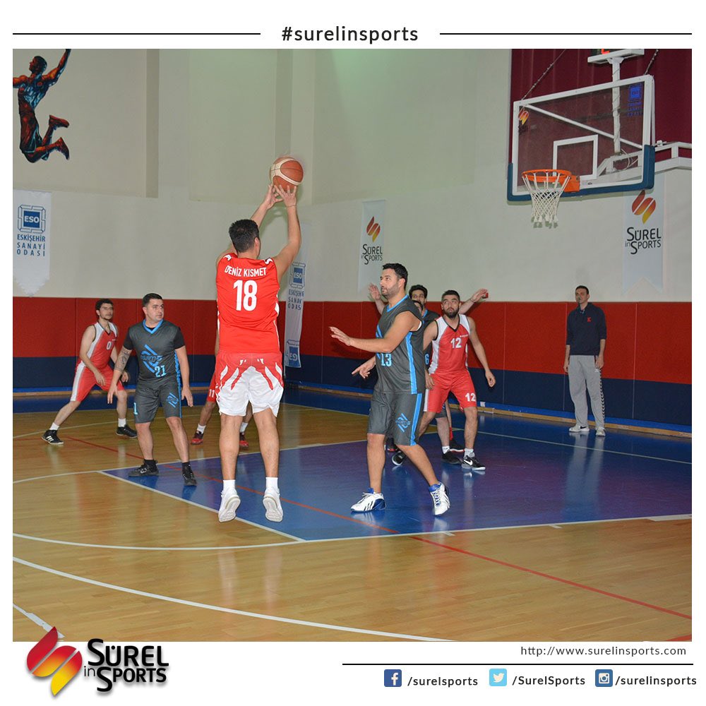 SurelSports's tweet photo. Eso 50. Yıl Basketbol Turnuvasında ilk tur’un sonlarına yaklaşırken, takımların kıyasıya mücadelesi devam ediyor.

#eso #eskisehirsanayiodasi #basketbol #turnuva #surelinsports #esohaber https://t.co/LCQlZyeDFO