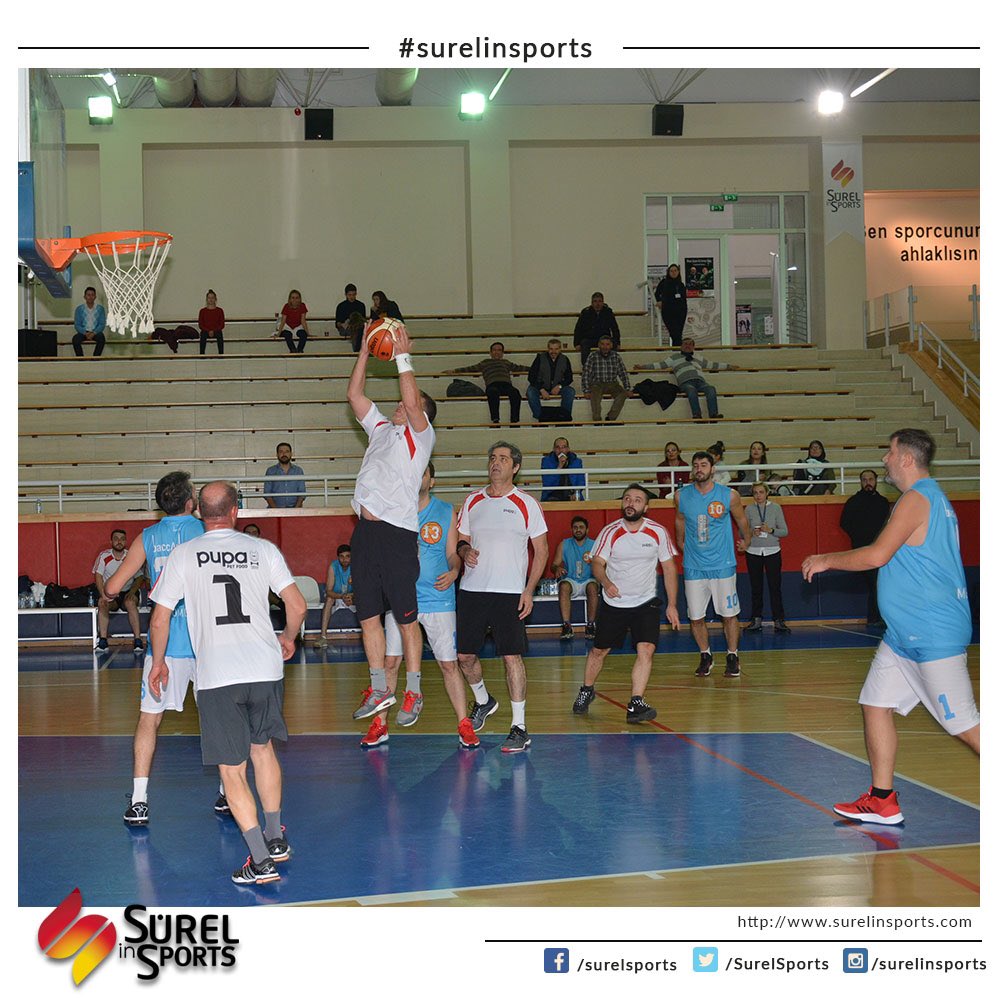 SurelSports's tweet photo. Eso 50. Yıl Basketbol Turnuvasında ilk tur’un sonlarına yaklaşırken, takımların kıyasıya mücadelesi devam ediyor.

#eso #eskisehirsanayiodasi #basketbol #turnuva #surelinsports #esohaber https://t.co/LCQlZyeDFO