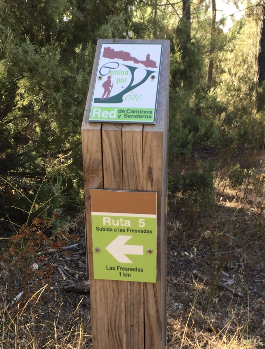 El invierno es buena época para hacer #RutasParaElFinde
Por si no conoces la Red de Senderos #CaminaPorYeste #Yeste <a href="/TurismoYeste/">Turismo Yeste</a> es buen momento para conocernos 
#CasasRurales #TurismoRural