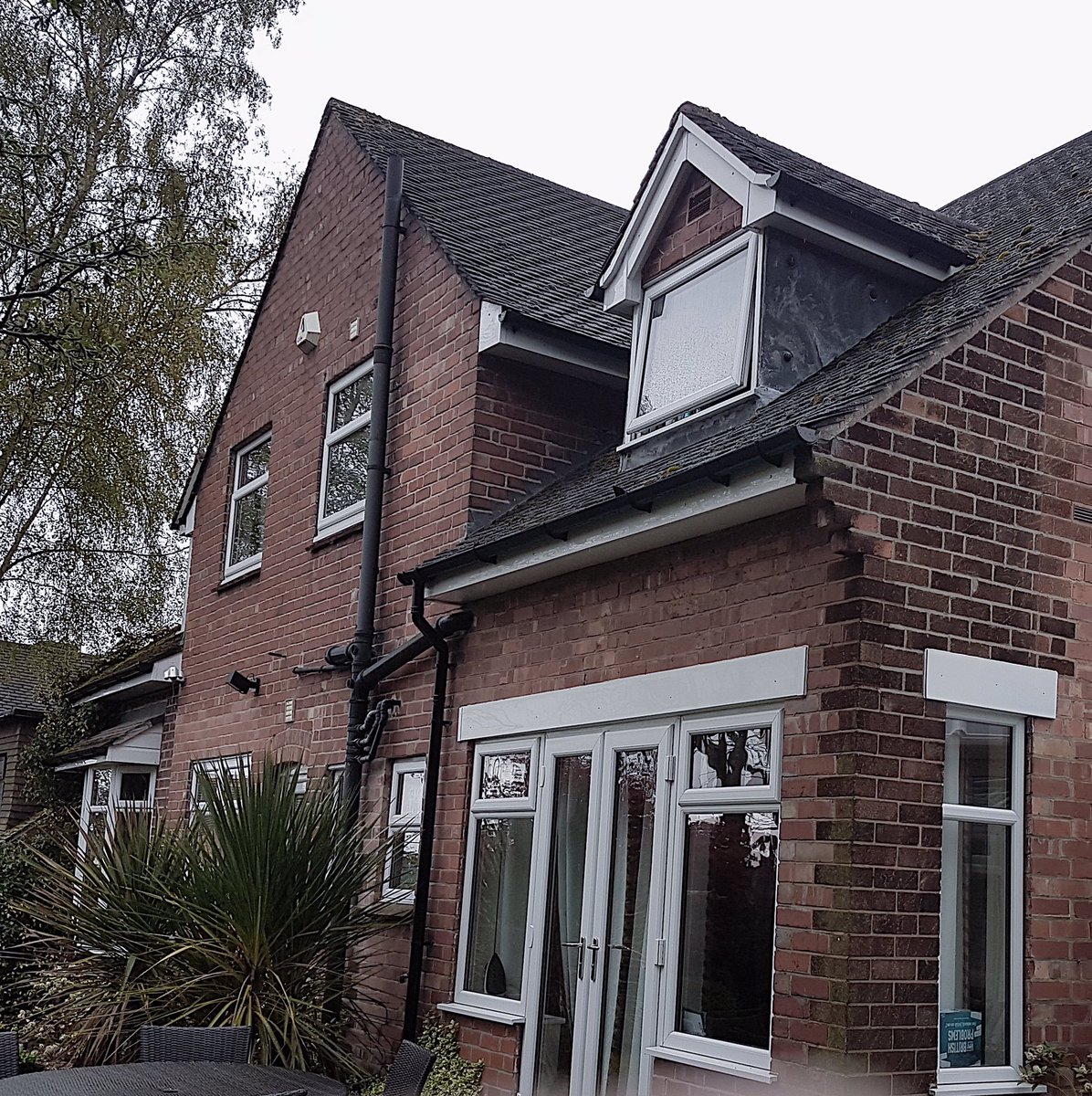 A recently completed job by us! ✨Swipe to see the before and after 😍 just WOW! 🤩#externalwallinsulation #wallinsulation #insulatedhome #ecofriendly #buildinginso #aesthetic #homegoals #houseinspo #homeinspo #render #environment #Sustainability