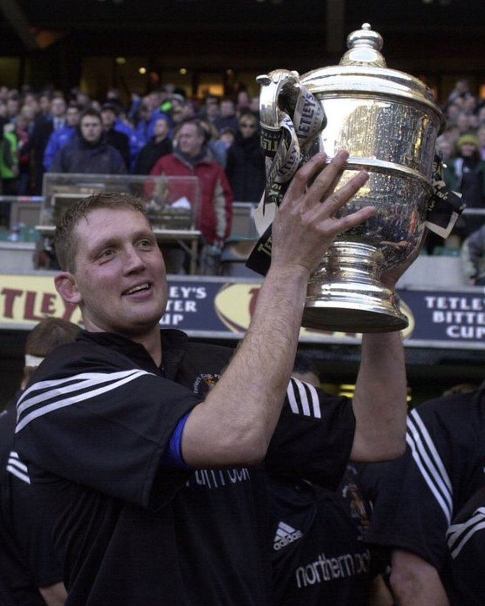 TomMay1's tweet photo. Days like this with this absolute legend will live long in the memory. On Friday night before #England play #Ireland two sets of oldER lads are playing; @EnglandLegends take on @shanebyrneoffic Irish mob @TheRDS Come &amp; help raise funds for @MNDoddie5 It’ll be a great night! https://t.co/V5a8QwRR9D