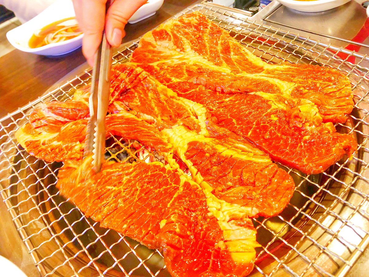 豚豚村 豚豚村