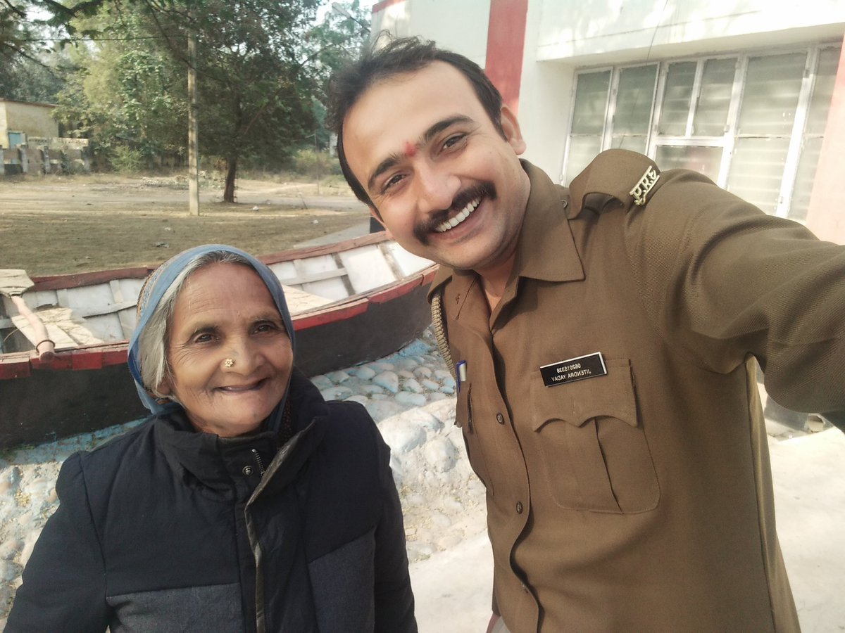 रंजिशन बर्खास्त हेड कांस्टेबल👮😷🤕 tweet media