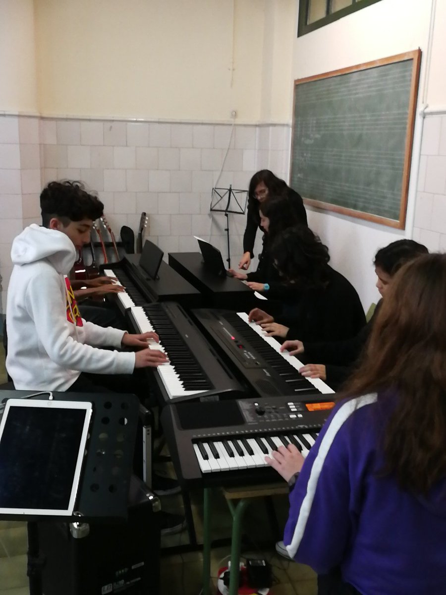 musicapauclaris's tweet image. El projecte #Atotatecla del @InsPauClaris i @mariacanals_bcn agafa forma! @cristinacolome2 @InsPauClaris @escolanova21