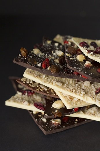 [Pause café] Qui aime les éclats de #chocolat ? Découvrez les délicieux éclats garnis bio et équitables de La Table De Cana Paris - Gennevilliers ▶️Dispo en boutique chez <a href="/PuertoCacao/">Puerto Cacao</a> au 103, rue du Faubourg Saint-Denis.

A déguster avec un bon café ☕️

 #bio #équitable #engagé