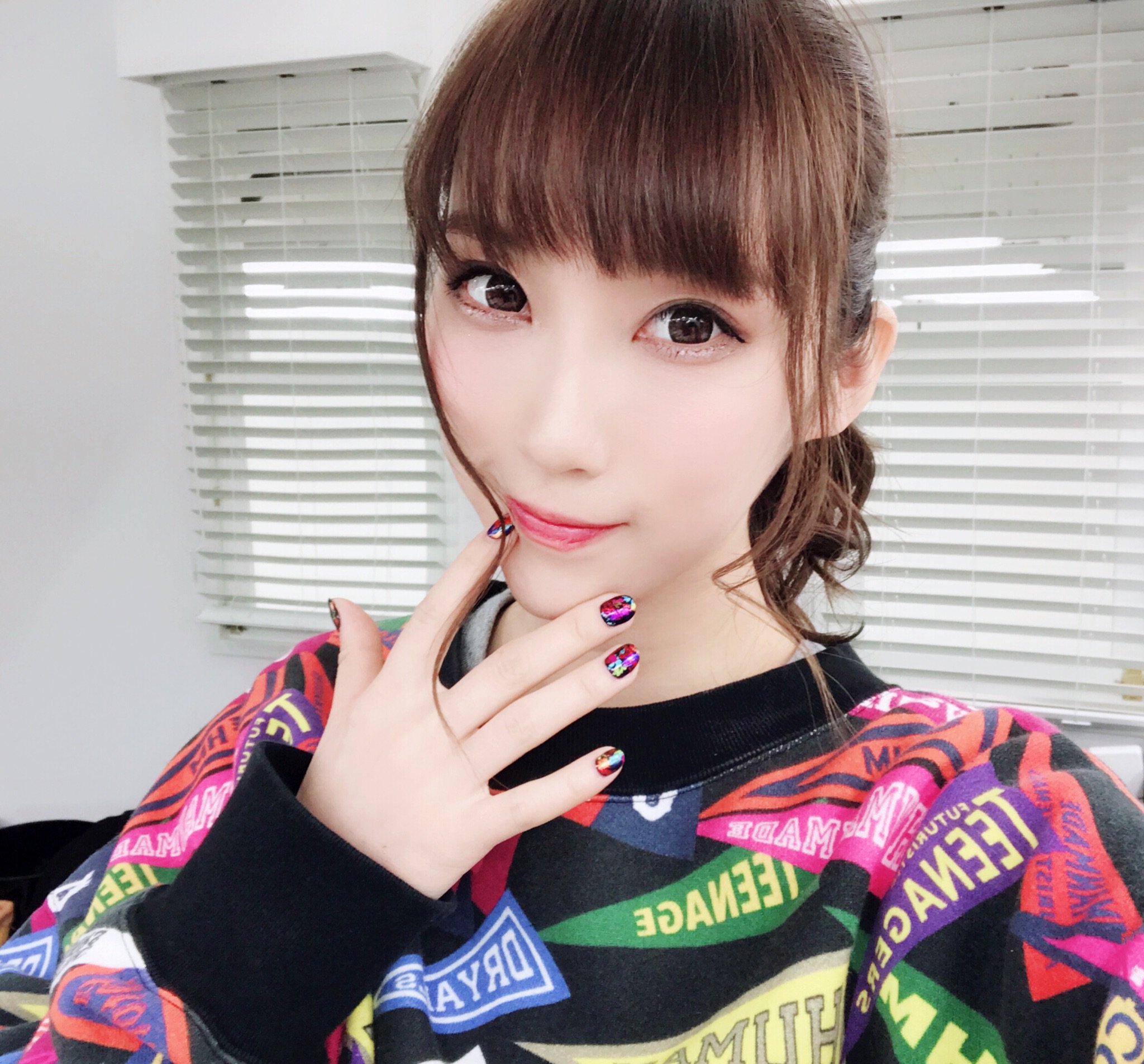 ファーストサマーウイカ 服とネイルの相性0 だった T Co Ntv2osak3m Twitter