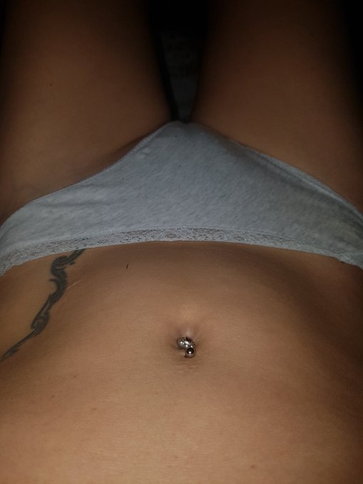 Sieste ou sexe ?  En tout cas, bonne journ&eacute;e 😋😜😘 https://t.co/QdSiwHzANI