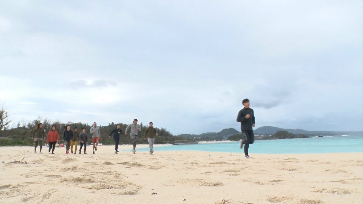 News Zeroさんのツイート こんばんは 東京五輪を目指す９種目10人のアスリートが かつてない異種目合同トレーニングを決行 トップ アスリートが極限まで追い込まれ 異種目のトレーニングに驚きの連続 木につかまり異様な体勢のこの選手 一体だれ