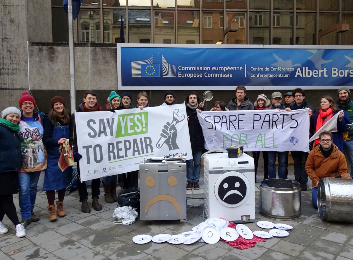 Say yes to #repair! 🛠️🇪🇺

Votes on #EUEcodesign measures for Washing machines & Dishwashers are happening this week and we gathered this morning to urge #EUMemberStates to reinforce the #Repairability rules. 

✊ Claim your #RightToRepair ! ✊

More here: static1.squarespace.com/static/57d64e6…