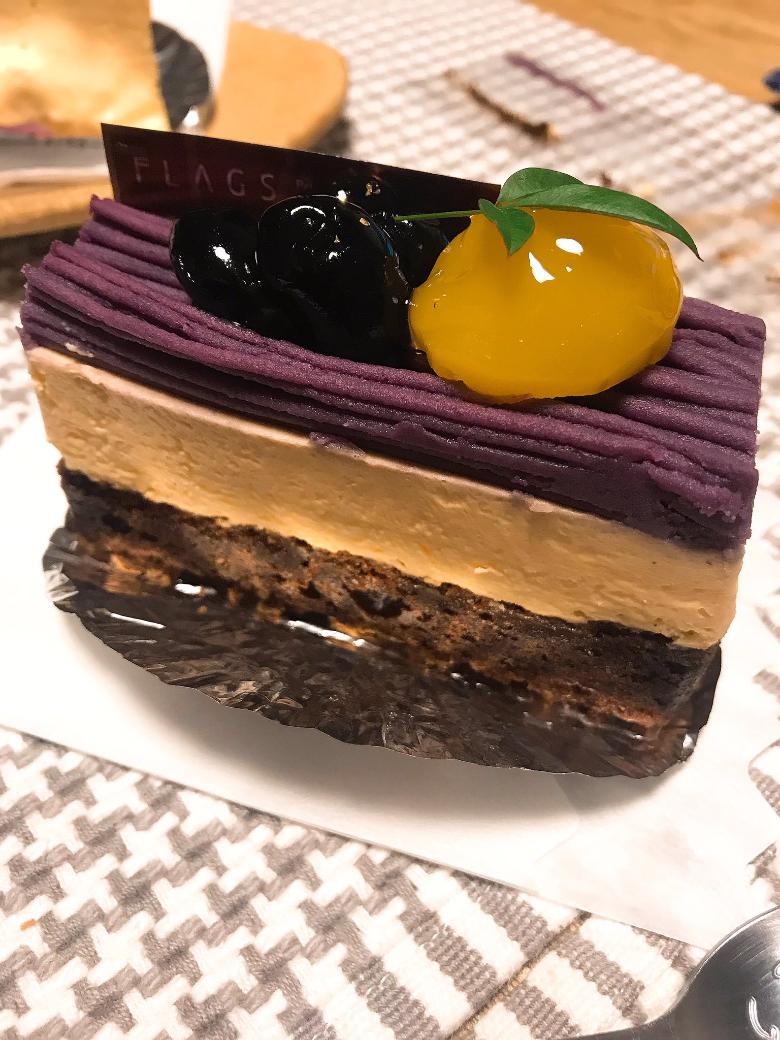 みず 宇都宮の 美味しいケーキ フラッグス 濃厚チーズケーキ マッコリ 和栗のモンブラン 紫芋のケーキ コーヒーと食べて大満足 神都ビールは食事の時に 年末年始で 3kg ジムで筋トレ頑張ります 宇都宮 Flags ケーキ 神都