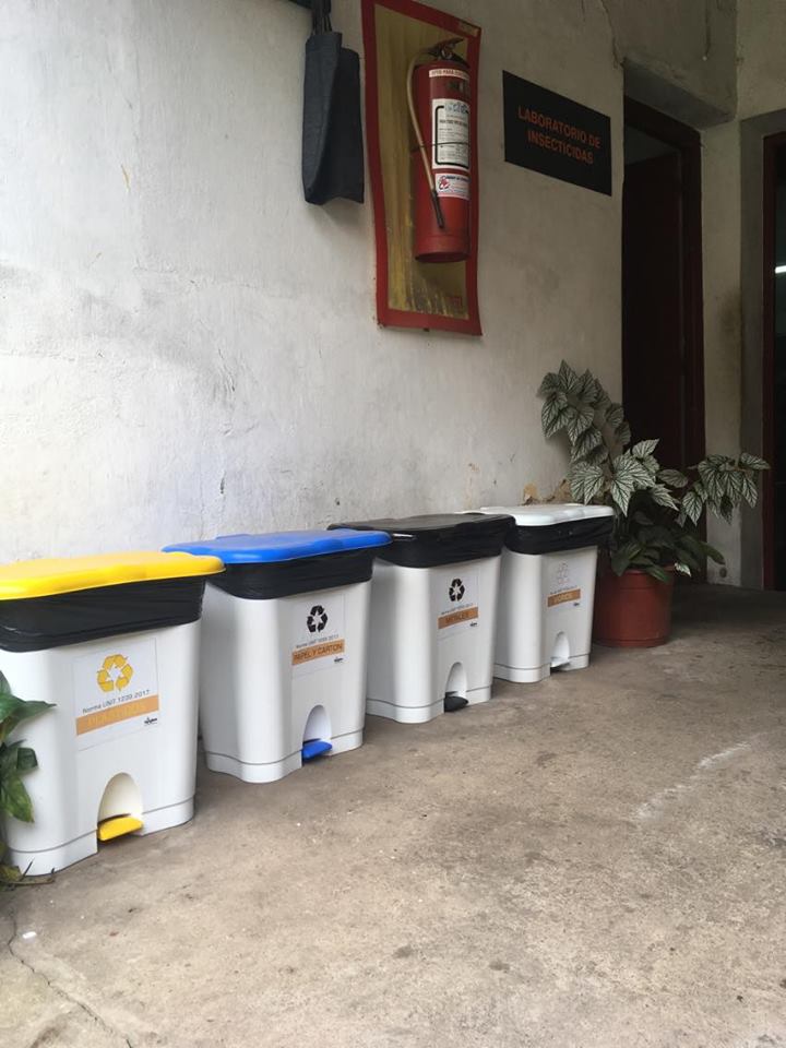 HygiesControl's tweet photo. Manejamos nuestros residuos según la norma UNIT 1239:2017. Para esto hemos instalado en nuestra empresa recipientes para la identificación y clasificación de los residuos. La disposición final varia según el residuo: @CampoLimpio_uy ; #Triex ; #CesarPiastri . 

#SaludAmbiental https://t.co/2AM14YK5oJ