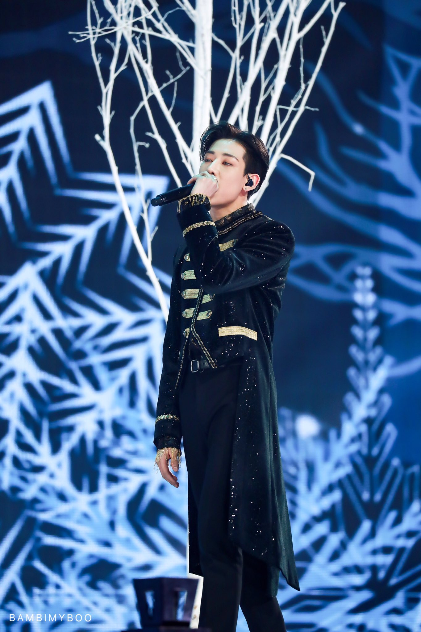 DwYvfJjVsAEmhr2.jpg:orig