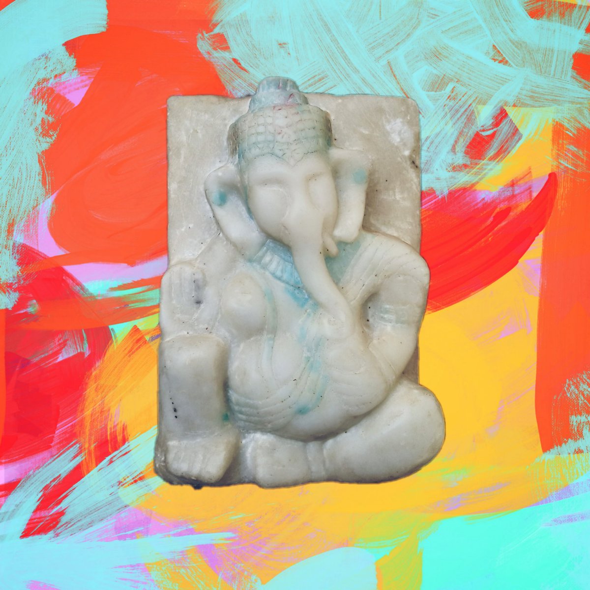 gunwantsinghde1's tweet image. This statue in 1997.made by foot. Statue of God Ganesh.