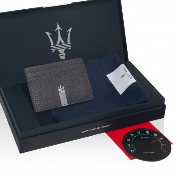 The #unmistakablemarriage of #styleandsporting flair that distinguishes the #Maserati brand also characterises the official merchandising products of the #HouseoftheTrident! Adrenaline filled retail therapy anyone?