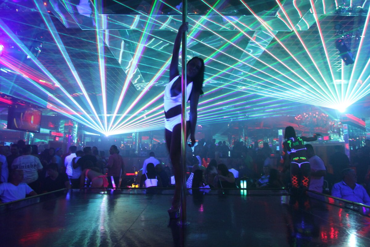 gregt_ch3's tweet photo. Neon Flow Party - Thursday, Jan. 17 Come help us celebrate our @crazyhorse3lv expansion! Our New Year, New Look, Neon Flow Party will set your 2019 year off in the right direction! #NeonFlow #CrazyHorse3 #LasVegas #NeonParty #NewYear #NewLook https://t.co/PThEqZqIiQ