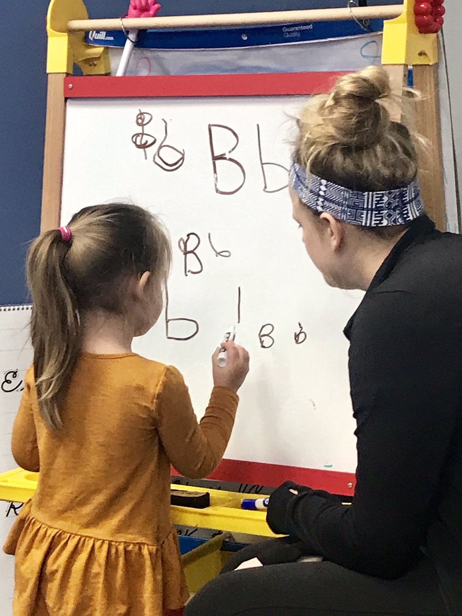 FlipandLearn17's tweet image. Pictures of our friends working on letters today! #letters #lettersounds #workingonwriting