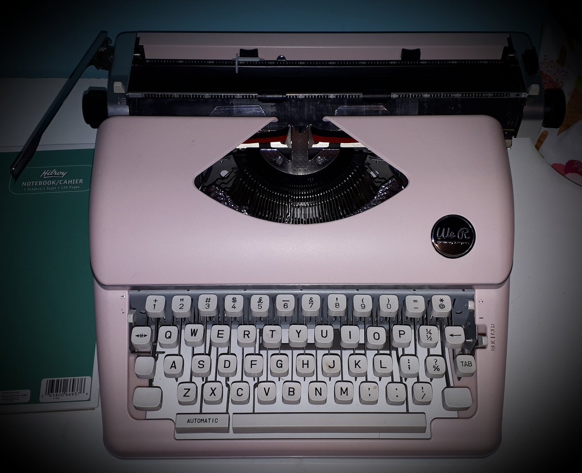 KtTeila's tweet photo. All I want to do is type, but adulting is getting in the way :/
#adultingsucks
#emptynesterproblems https://t.co/mL4P1bBKr2
