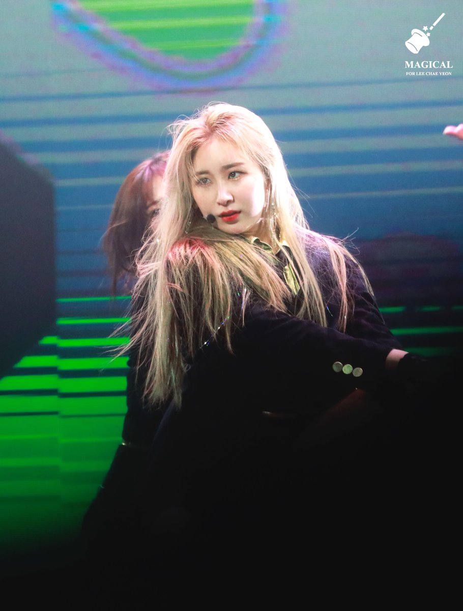 MagicalChaeYeon's tweet photo. 190106 GDA

KING

#이채연 #LeeChaeYeon #IZONE #아이즈원 https://t.co/RP6U7pnIBR