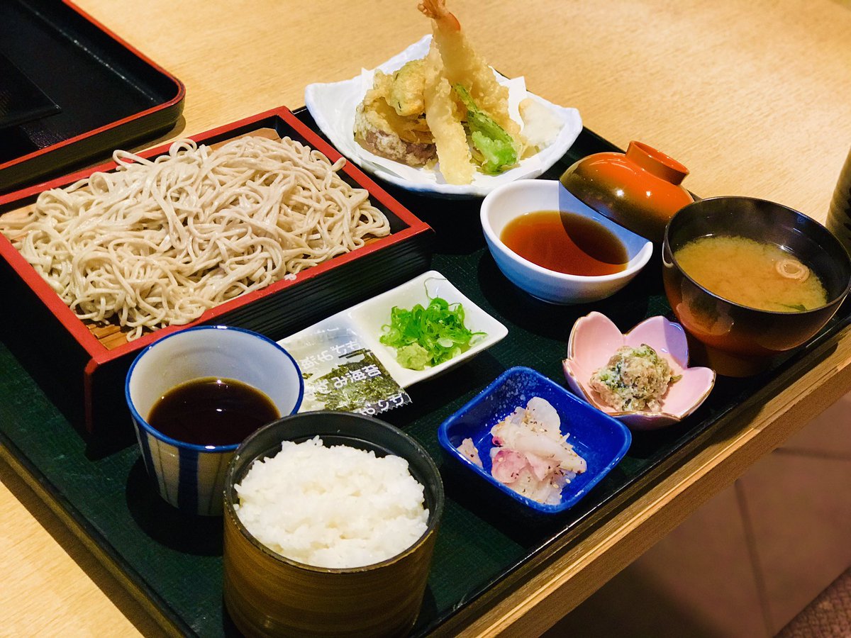 アフロ C Twitterissa 海津市 宙乃台所 Lunch Lunchbox Lunchtime Lunchbreak Japanesefood 定食 食レポ 夜ご飯 ソバ ランチ 行列のできる店 ご飯おかわり自由 おいしい そば お腹いっぱい 焼き魚 Soba Tenpura 晩飯 ランチ 昼食 蕎麦