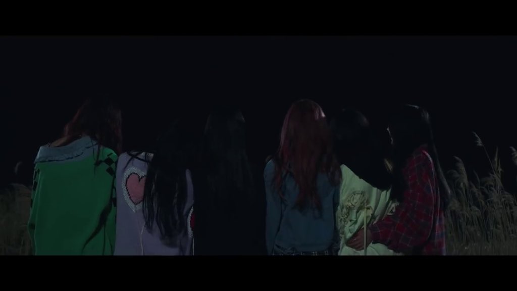 Ree_gf6's tweet photo. maybe #SUNRISE connected to TFTMN mv!

This is what I noticed 
What if #GFRIEND at the end of TFTMN were waiting for the #SUNRISE!
when Eunha looked to the moon at her back &amp; the sky seems like it's very early morning not night because the moon is not bright like at night https://t.co/bll3ObuGjx