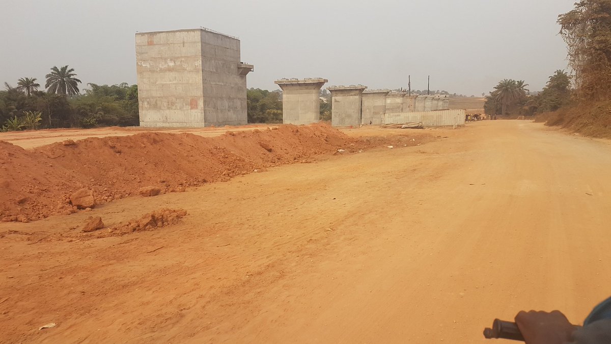 isaajibola's tweet photo. Yesterday which was 7th of January, 2019, I went to two ongoing Federal Projects site in Ibadan, Oyo State myself to see the state of things. The two projects are;
1) Lagos-Ibadan Standard Guage Railway Construction. #RailUpNg
2) Federal Government Housing Programme.
#Thread https://t.co/G5f8zfxLsB