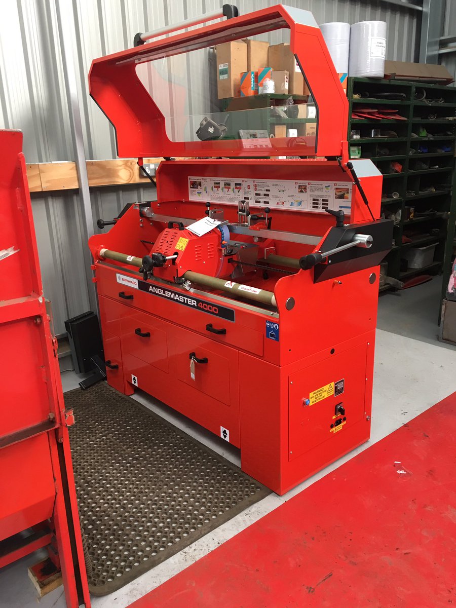 Our new #anglemaster4000 arrived today. We are ready for @garywoodward6 @BernhardGrinder for our refresher training course. #keepthemsharp