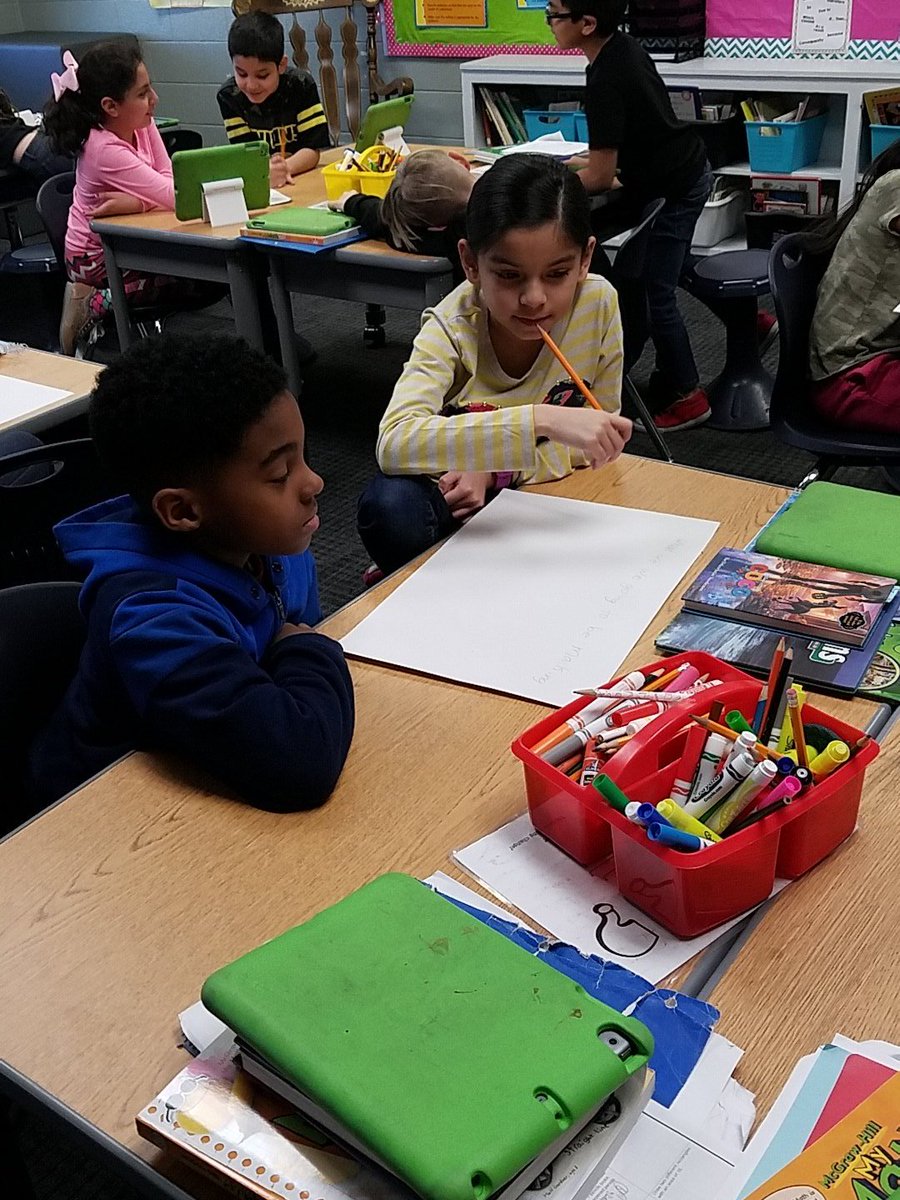 TEloomisclass's tweet photo. Brainstorming some questions about our PBL project! #tecubs #excited #pbl https://t.co/sdFjLT5AOO
