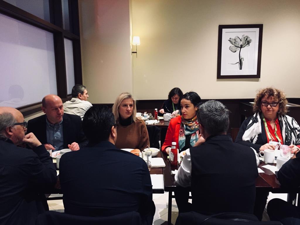 #CES2019 : petit-déjeuner de presse pour les élus et journalistes présents. Accompagner les start-ups et l'#innovation @MerabetLilla <a href="/RmySADOCCO/">Rémy SADOCCO</a> <a href="/DebordValerie/">Valérie Debord</a> #BrigitteTorloting <a href="/benbusson/">Benjamin Busson</a> @Matot_Braine <a href="/Grossestein/">Gilles Grandpierre</a> @UnionArdennais <a href="/F3Lorraine/">France 3 Lorraine</a> <a href="/tgelhaye/">Thierry Gelhaye</a> #GrandEstCES