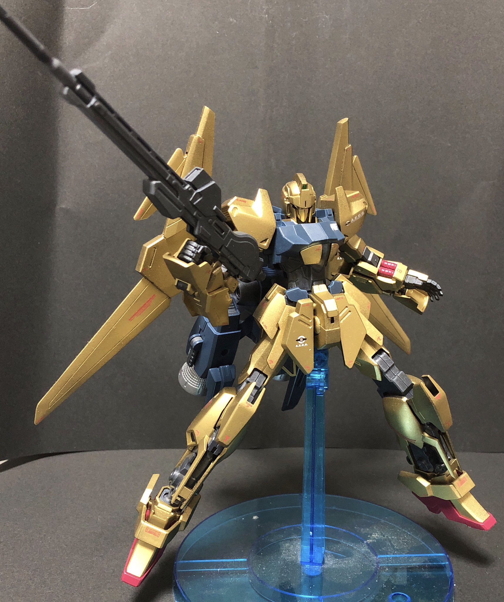 ぬ 19年最初の作品 百万式を百式カラーにしました 金色は初のガンダムマーカーエアブラシで塗装しました 各投稿サイトにも載せるのでよろしくです ガンプラ ガンプラはどんな自由な発想で作ってもいいんだ ガンプラの画像を貼るとrtされると聞いて