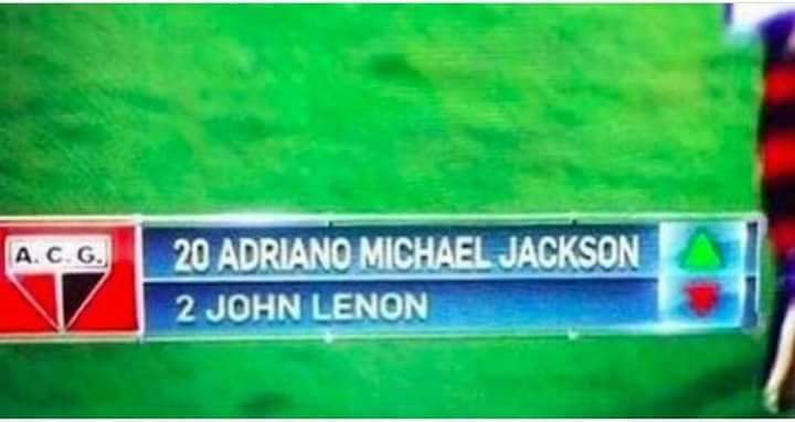 mundodabola's tweet photo. A melhor substituição da história do futebol! 😂 https://t.co/9lCqgnb1Kb