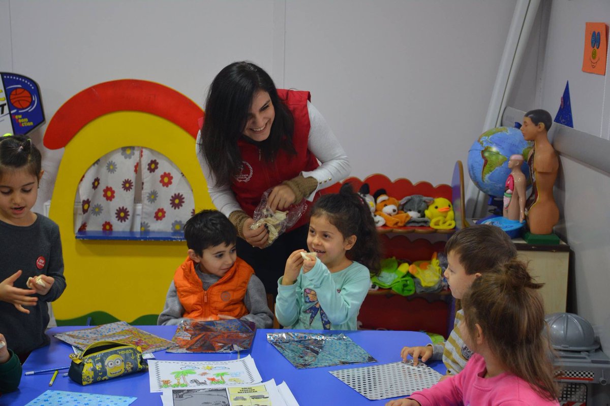 Kozlu_GM's tweet photo. Miniklerimizin gönüllerine dokunduk. Yüzlerine tebessüm olduk. 

#GençlerleGeçenYıl https://t.co/TUBXE0t25D