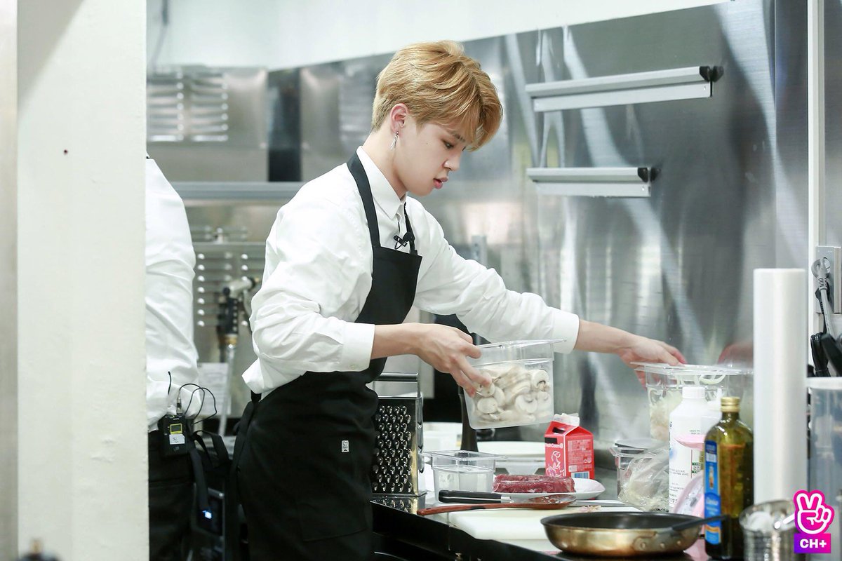 Seoul_ItalyBTS's tweet photo. #RunBTS EP 58 #BTS 
#VApp 📷[#FOTO]  #BTSCH+

Foto #preview dell'episodio di oggi di Run BTS

#Maknaeline #JIMIN
#V #JUNGKOOK #Taehyung 08-01-19 https://t.co/XOqNK5tIfd